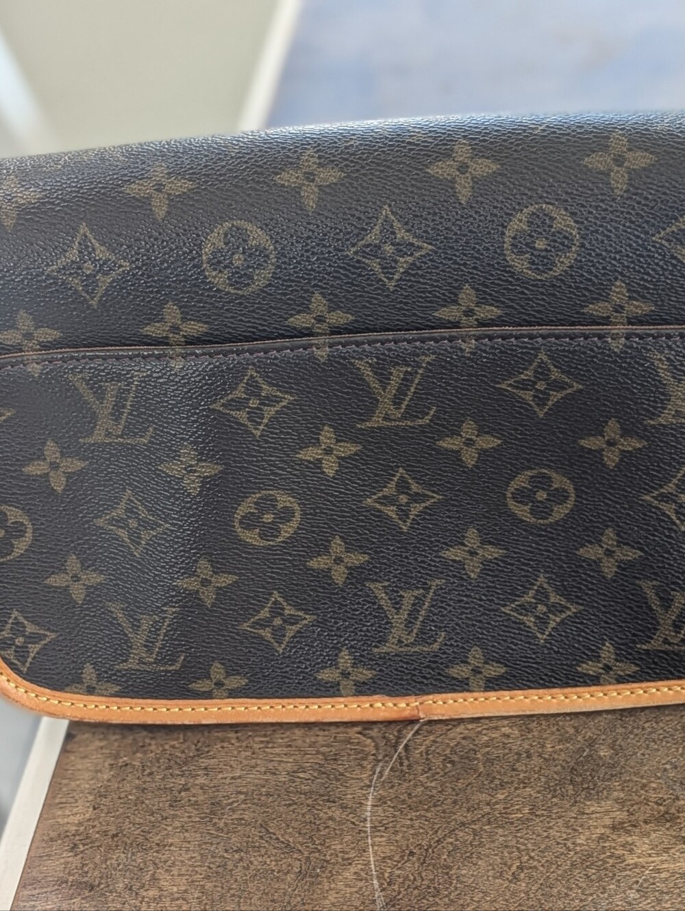 Vintage Louis Vuitton Sologne Crossbody - Picture 3 of 15